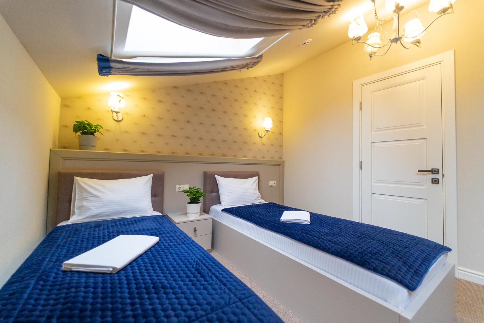 Maner Hotel Odessa Exterior foto